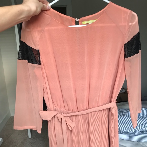 Gianni Bini Pink & Black Pleated Sleeved Dress - Picture 2 of 3